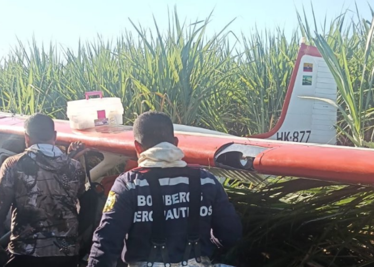 Aterrizaje forzoso en zona rural del Valle