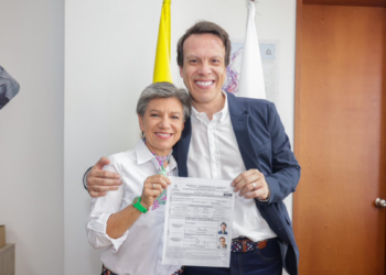 Claudia López oficializa su candidatura presidencial
